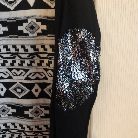 Aztec Baseball Tee - Picture 3 of 4